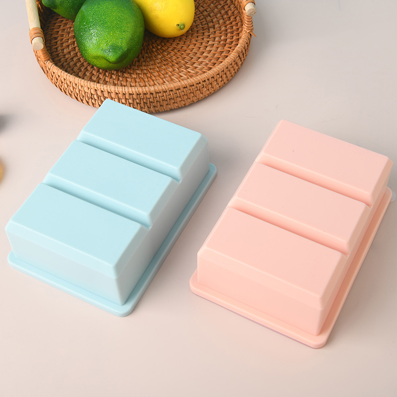 巨大な食品保存容器、蓋付きシリコン製冷凍トレイ、特大スープア - Serving Tray Mold のレビューと価格